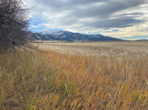 6114 Springhill Rd, Belgrade, MT 59714