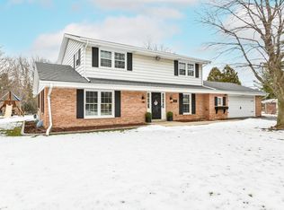 16820 Martha Dr, Brookfield, WI 53005