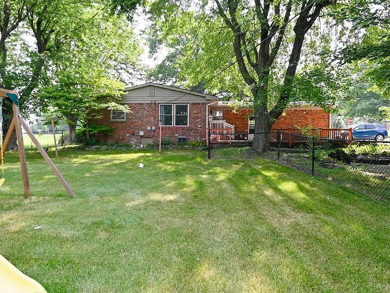 7146 S Meridian St — Photo 3