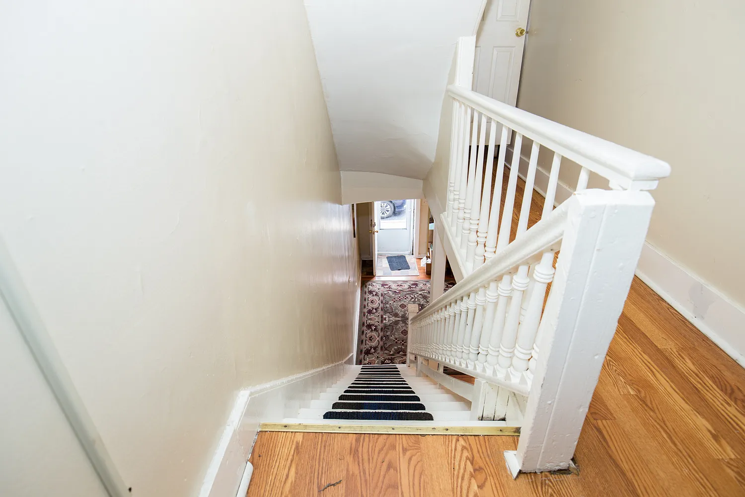 3 bed, 1106 sqft, $1,942 — Photo 3