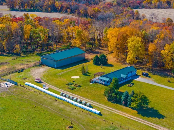 E8021 Solverson ROAD, Viroqua, WI 54665