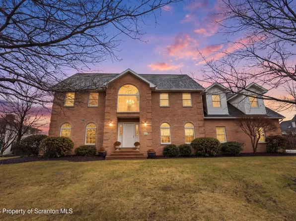 302 Abbey Dr, Clarks Summit, PA 18411