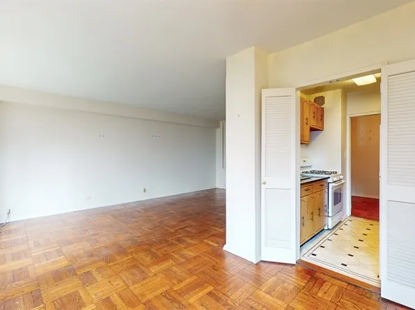 55 East End Avenue image 7 of 14