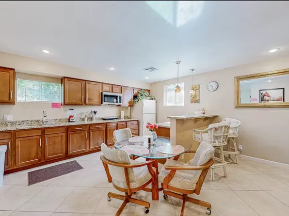 2412 N 36th Pl, Phoenix, AZ 85008