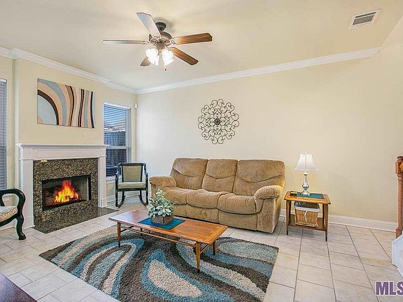 4th image of 18161 Pinehurst Dr