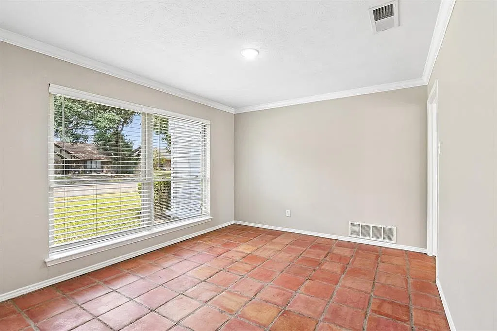4 bed, 2943 sqft, $3,500 — Photo 3