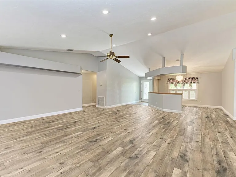 13615 4th Ave NE — Photo 5