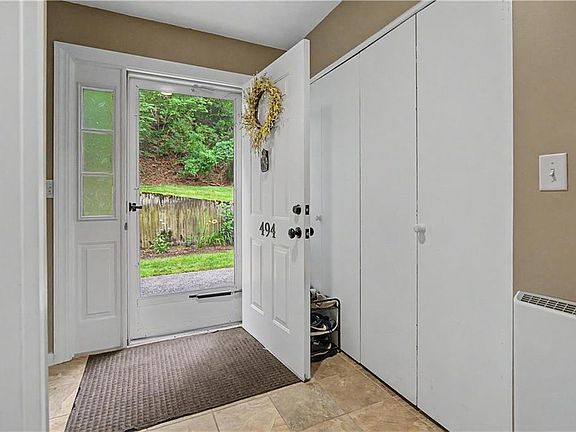 5th image of 494 Round Hill Ct #494