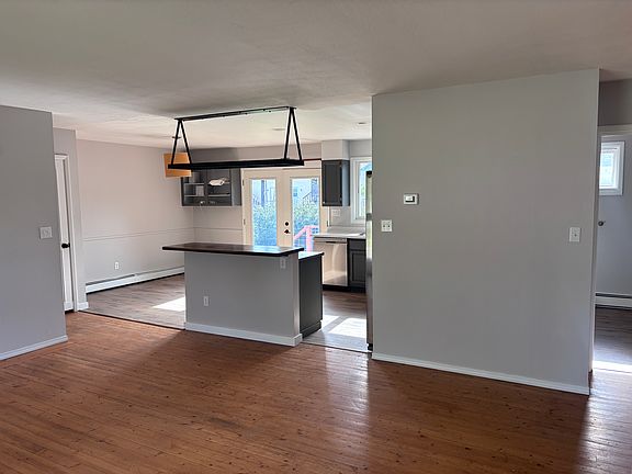 3rd image of 311 N 18th Ave