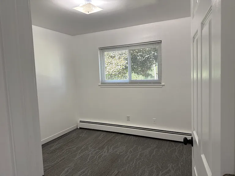 211 E Main St #4 — Photo 11