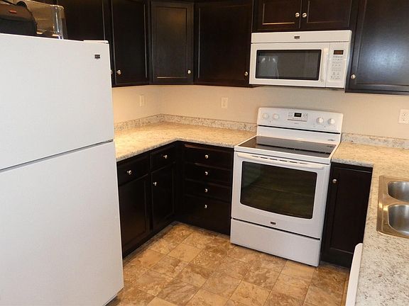 5th image of 103 N Balagna Ct