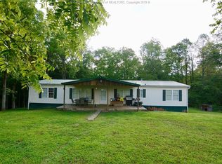 929 Jones Rdg, Gandeeville, WV 25243