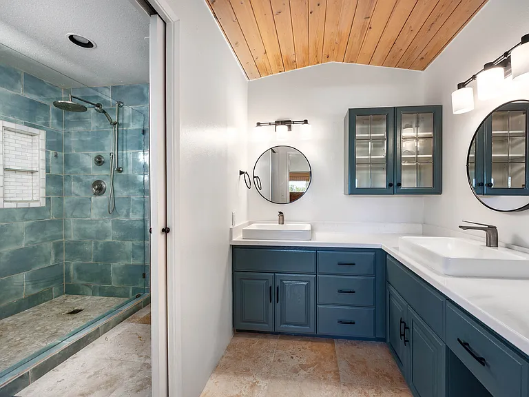 Primary Bath, ensuite