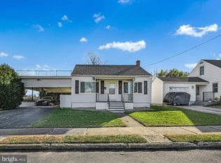 210 W Walnut St, Cleona, PA 17042