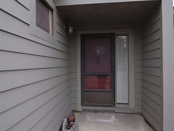 2nd image of 745 Watersedge Dr