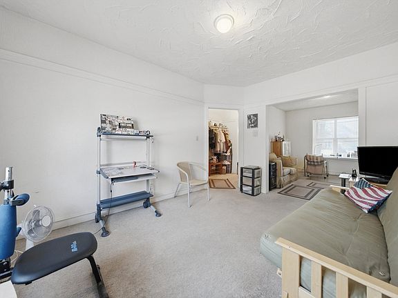 2nd image of 955 E 61st St #1