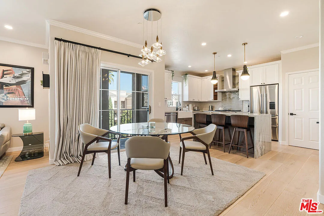 2 bed, 2.5 bath, 1714 sqft, $7,250 — Photo 1