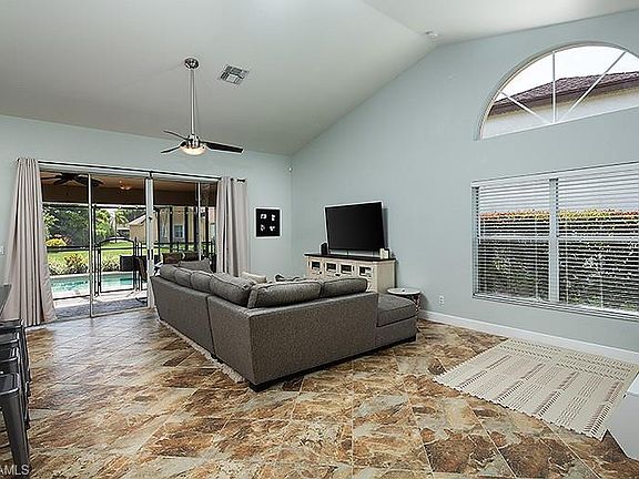 3rd image of 664 Lambton Ln