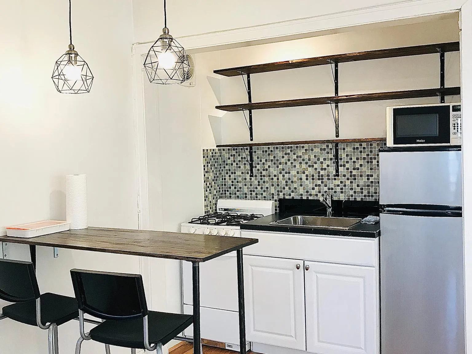 Studio, 422 sqft, $1,750 — Photo 2