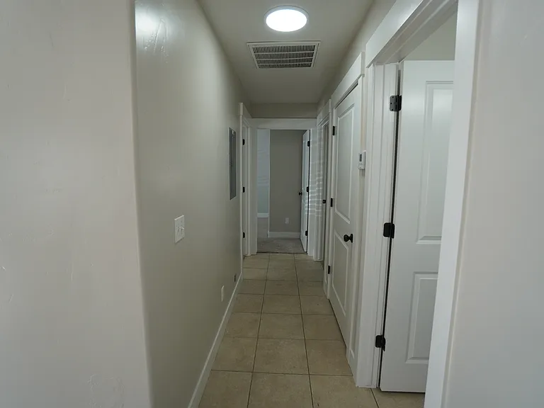 3 bed, 1.0 bath, 1092 sqft, $1,550 — Photo 6