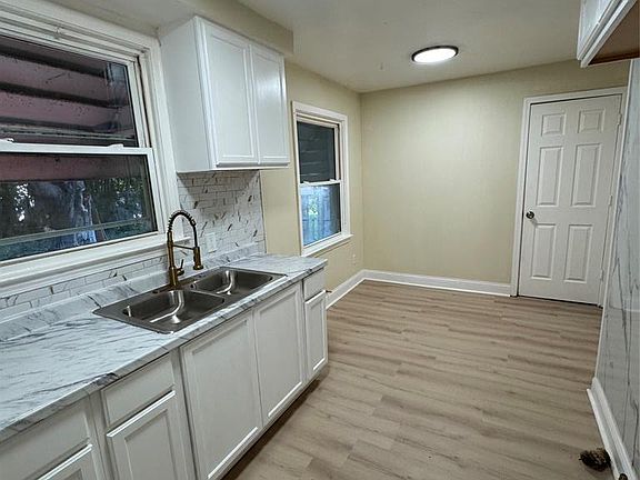4th image of 10487 Duprey St