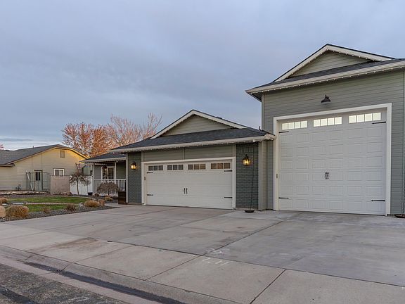 3rd image of 385 W Creekview Dr