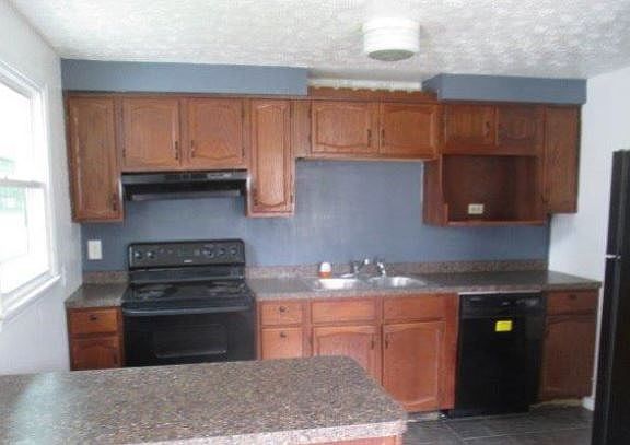 3rd image of 216 Hamrock Dr