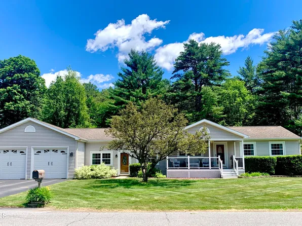 15 Algonquin Drive, Queensbury, NY 12804