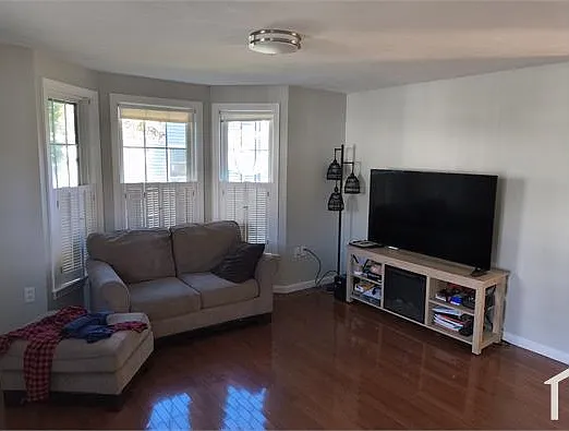 7 Newbury Dr #7 — Photo 3