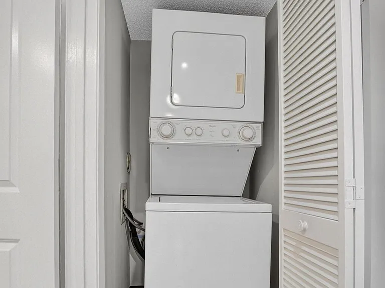 7473 Glendevon Ln #402 — Photo 34