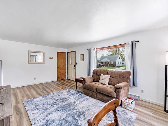 4th image of 1262 Ridgedale Ct