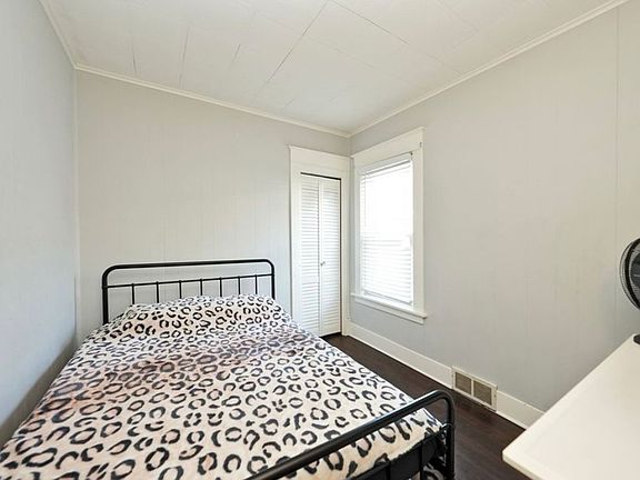 5th image of 211 Sheffield Ave Floor 1
