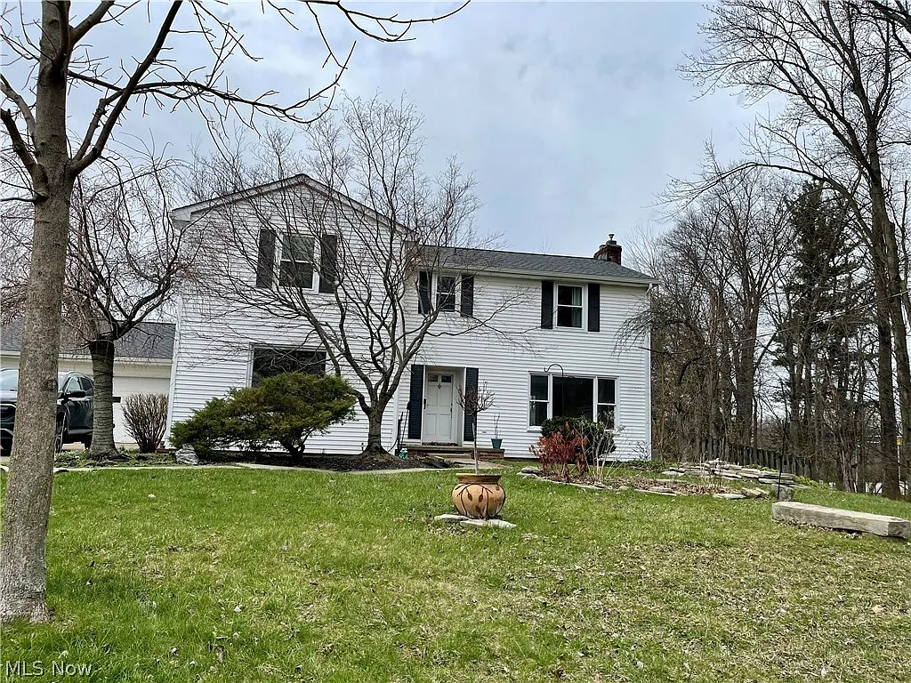333 Parkway Dr photo 1