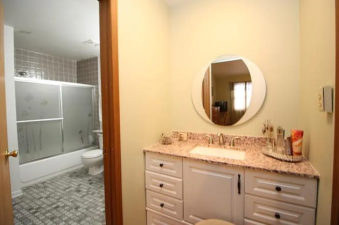15515 Westminster Dr — Photo 12