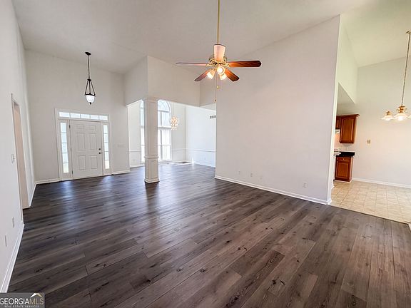 3rd image of 222 Lazy Water Dr