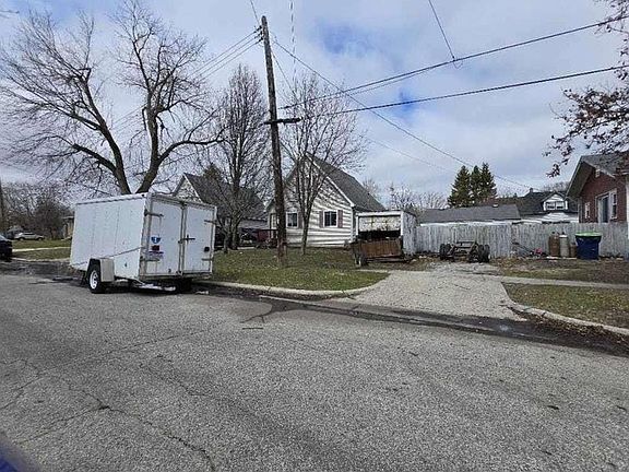 2nd image of 807 Leng St