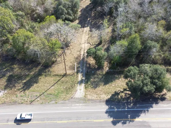 3514 Highway 90, Glidden, TX 78943