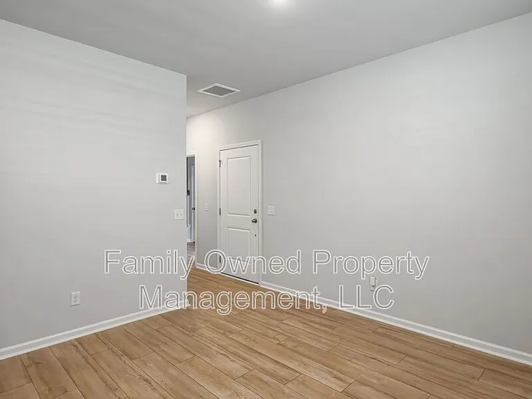 2048 Longhorn Ln — Photo 11