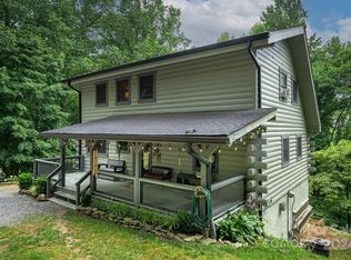 61 Pioneer Ln, Hendersonville, NC 28792