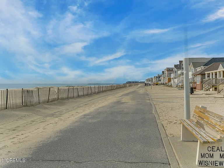 419 Beachfront Front — Photo 30