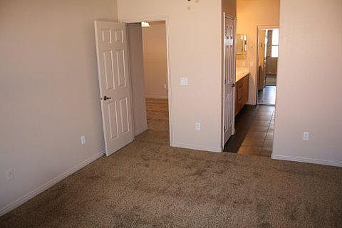 4th image of 3571 E Silvercreek Dr