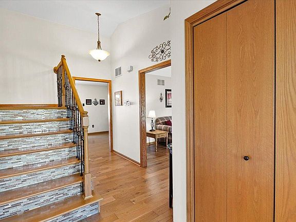 4th image of 9204 Bryan Ln