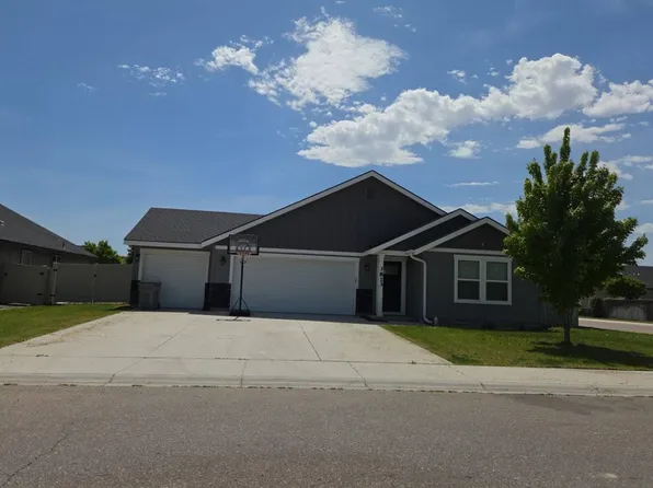 3813 E Holly Ridge Dr, Nampa, ID 83686