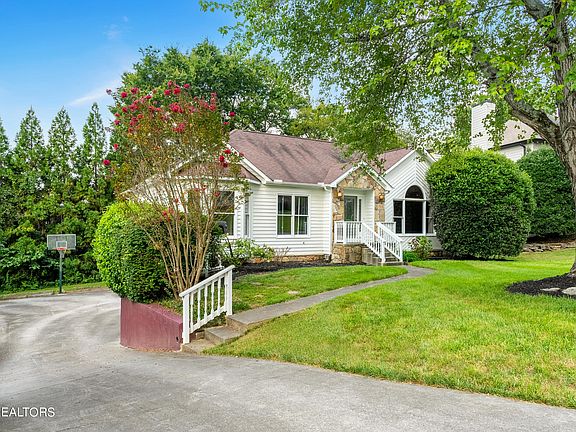 4th image of 8249 Elm Hill Cir
