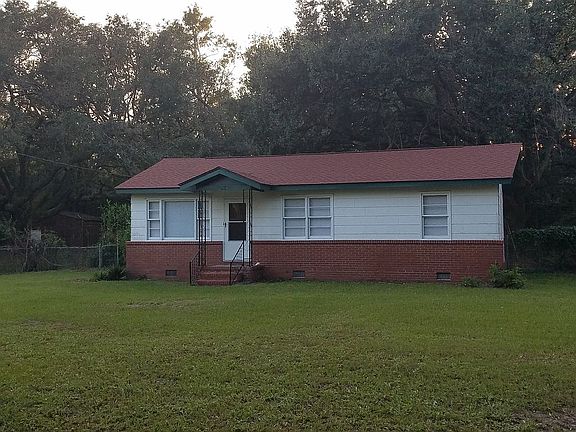 2nd image of 1018 Leonard Dr