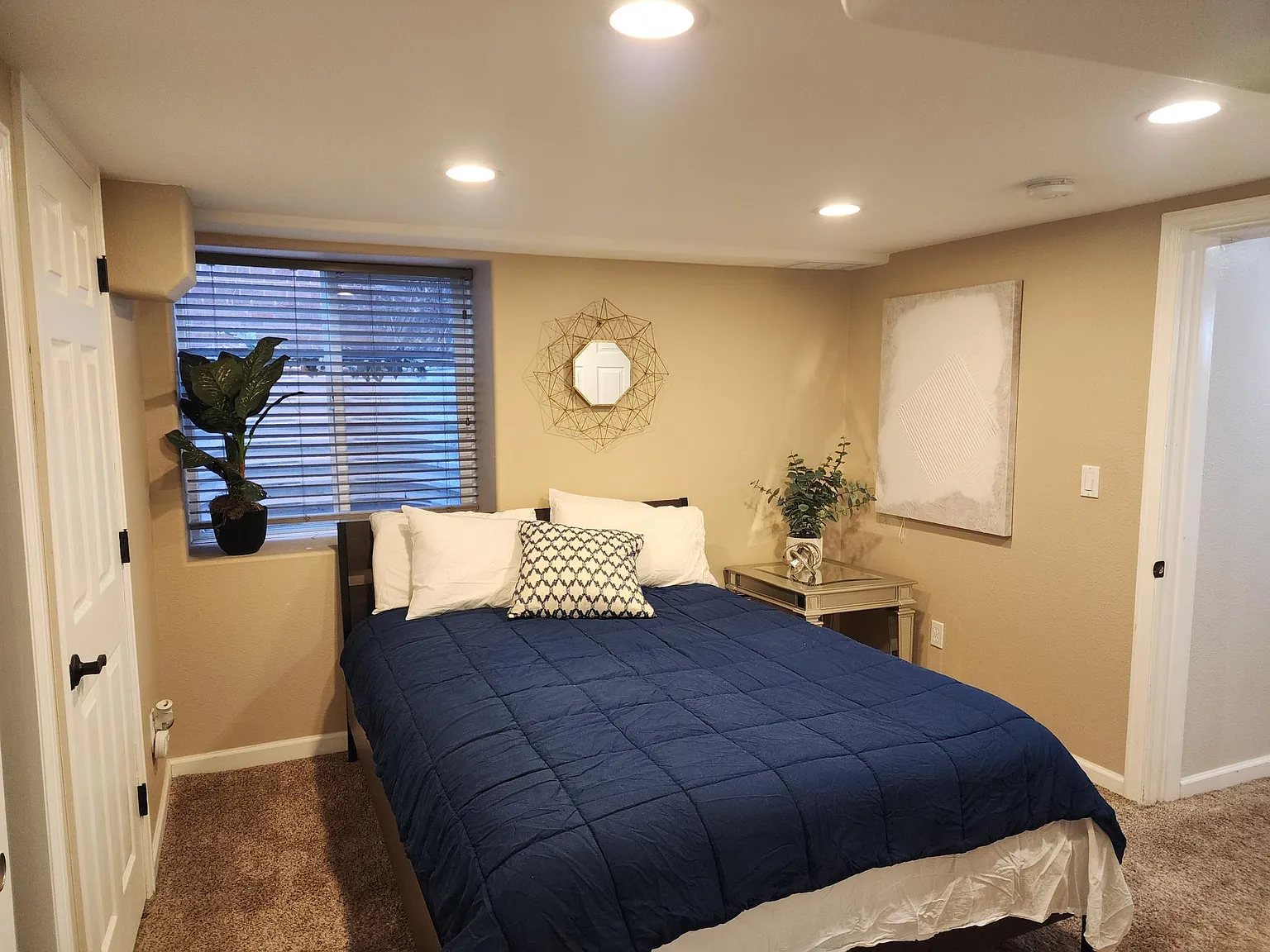 1 bed, 650 sqft, $1,600 — Photo 2