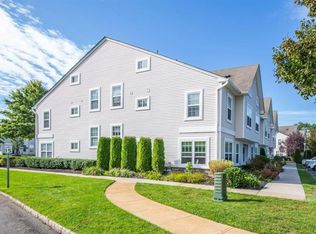 20 Forrest Ct, Tinton Falls, NJ