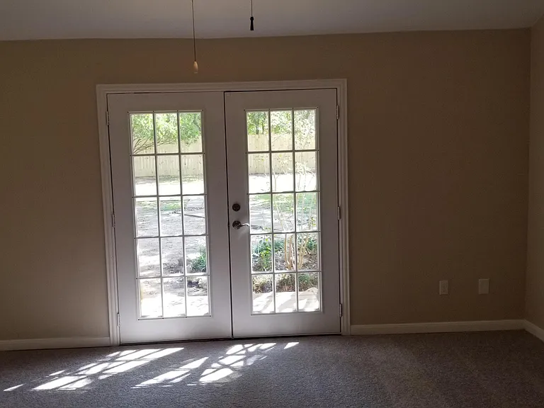 1008 Lost River Dr — Photo 5