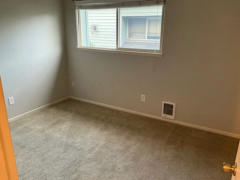 2535 SE 119th Ave #6 — Photo 11