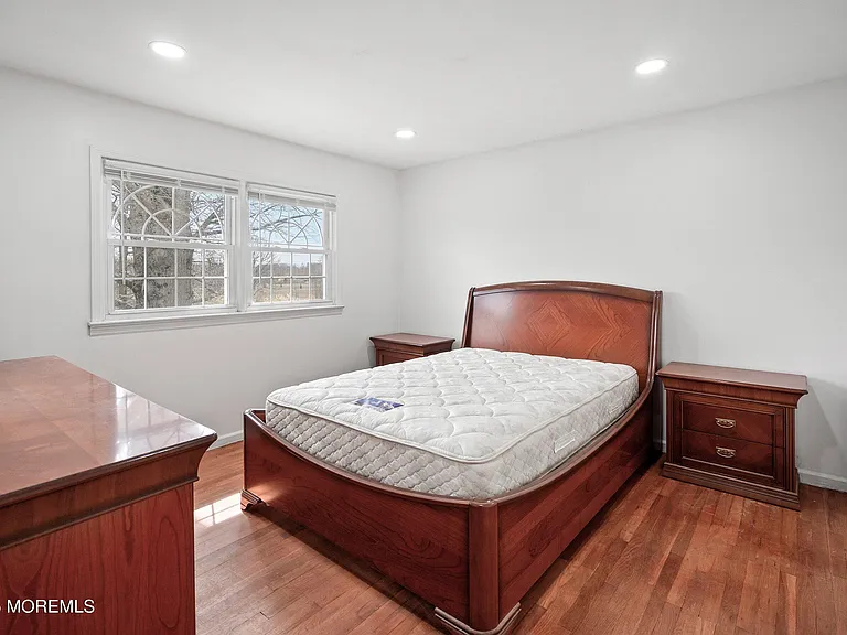 10 Monroe Ct — Photo 27